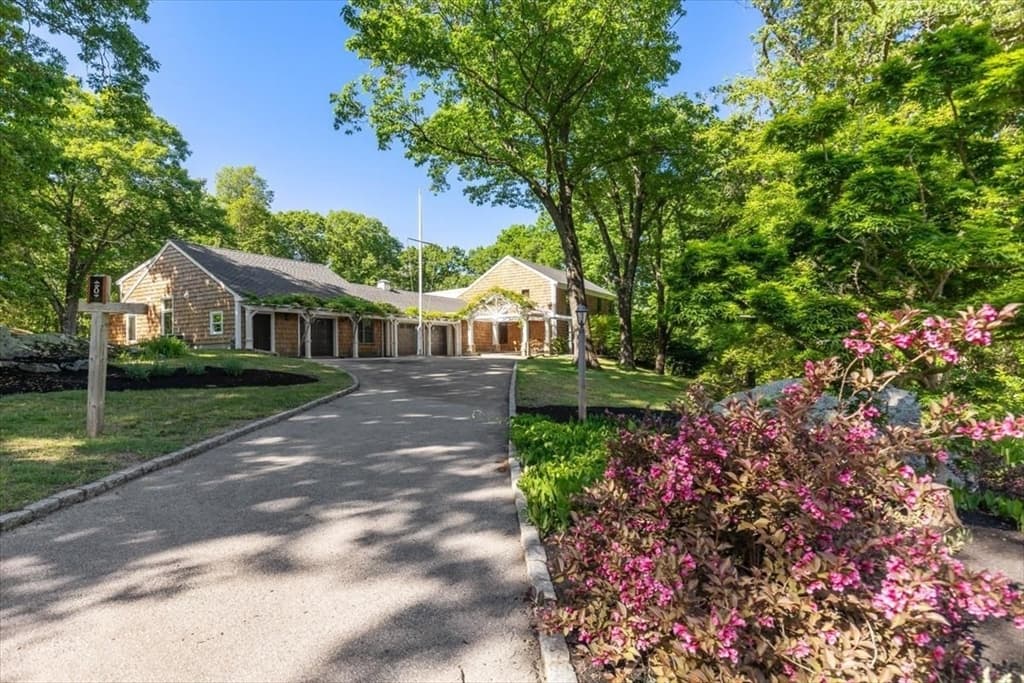 8 Evergreen Lane, Hingham MA 02043