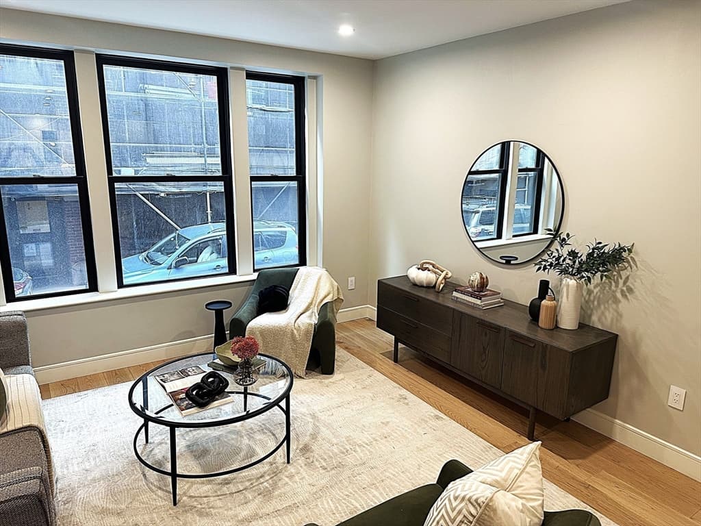 Condominium at 14 North Bennet Street # 1, Boston MA 02113, photo 3 of 20