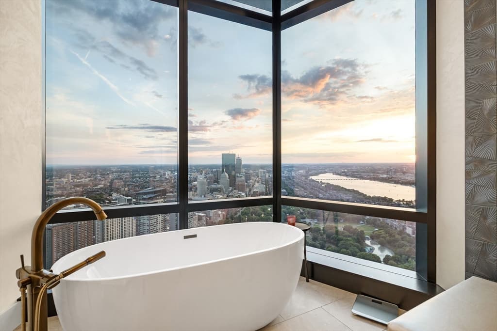 Condominium at 1 Franklin St, Boston MA 02110, photo 32 of 42