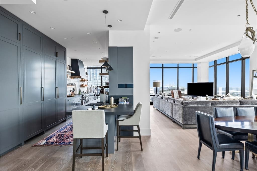 Condominium at 1 Franklin St, Boston MA 02110, photo 5 of 42