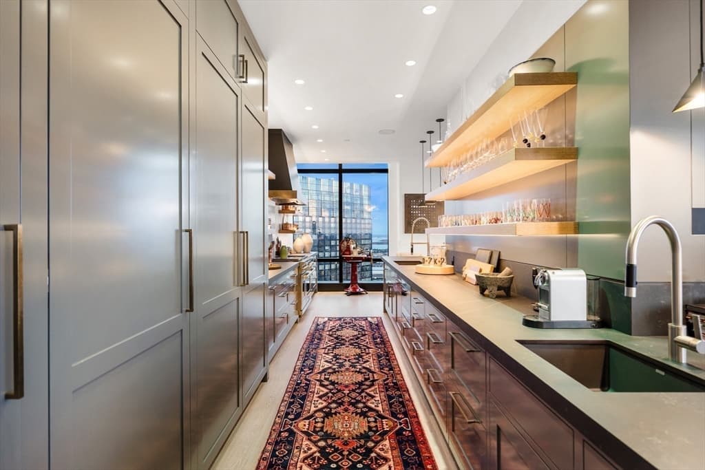 Condominium at 1 Franklin St, Boston MA 02110, photo 9 of 42