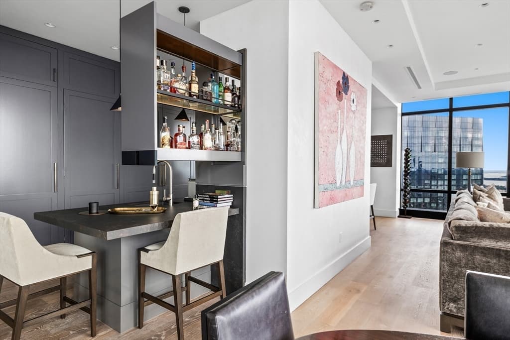 Condominium at 1 Franklin St, Boston MA 02110, photo 11 of 42