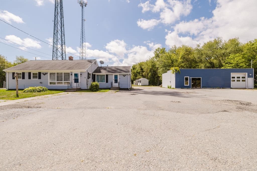 817 State Rd, Westport MA 02790