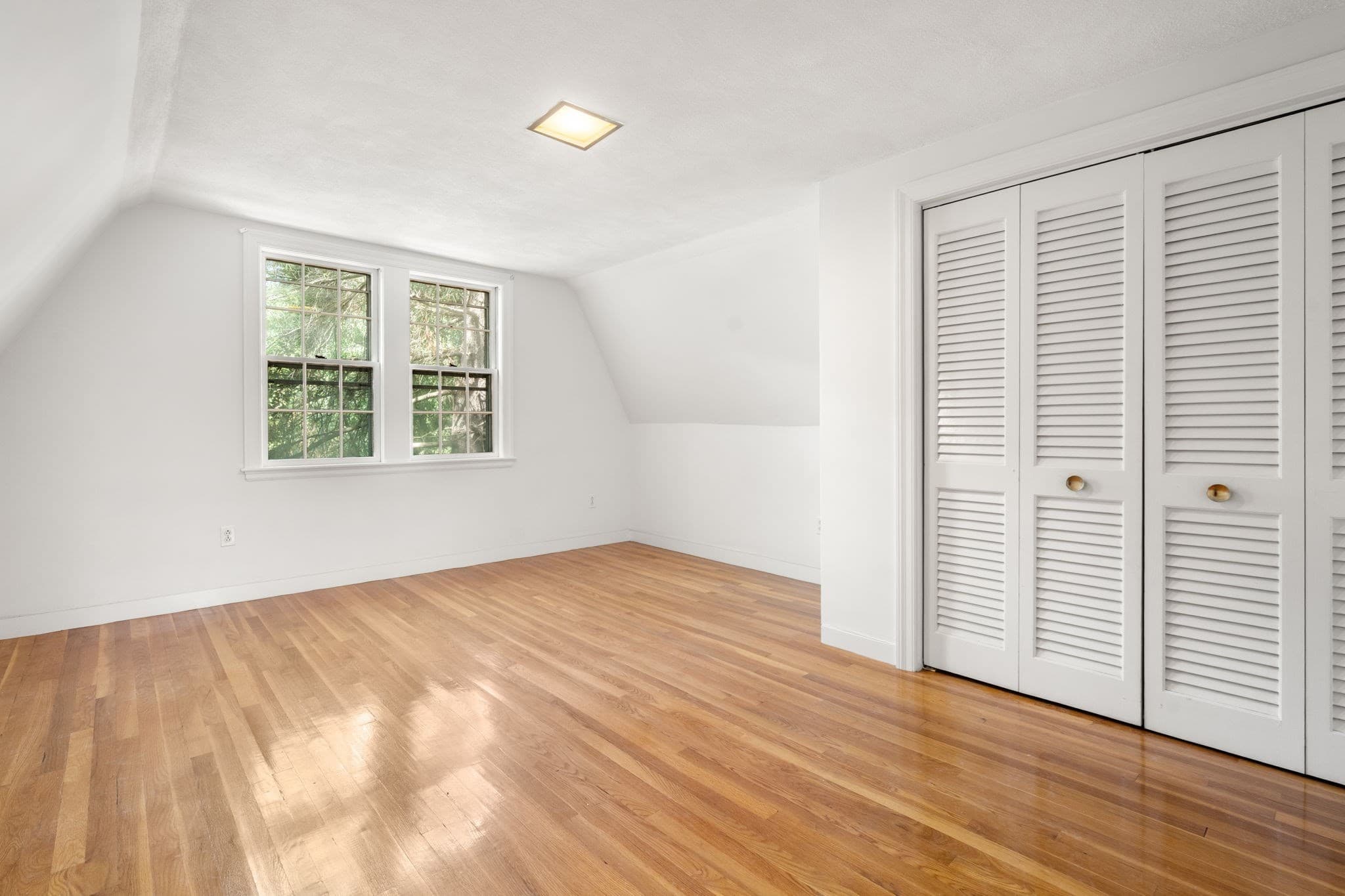 Residential at 136 Dudley Rd, Newton MA 02459, Newton, photo 18 of 23