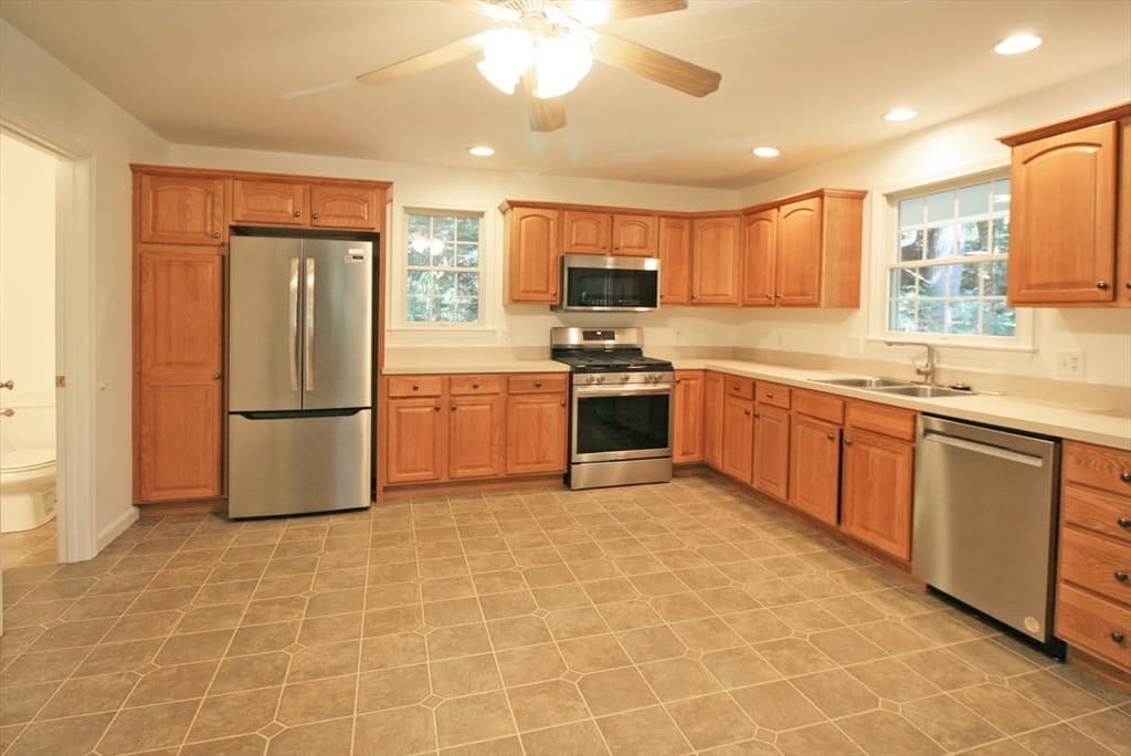 36 Torrey, Easthampton MA 01027 photo 3