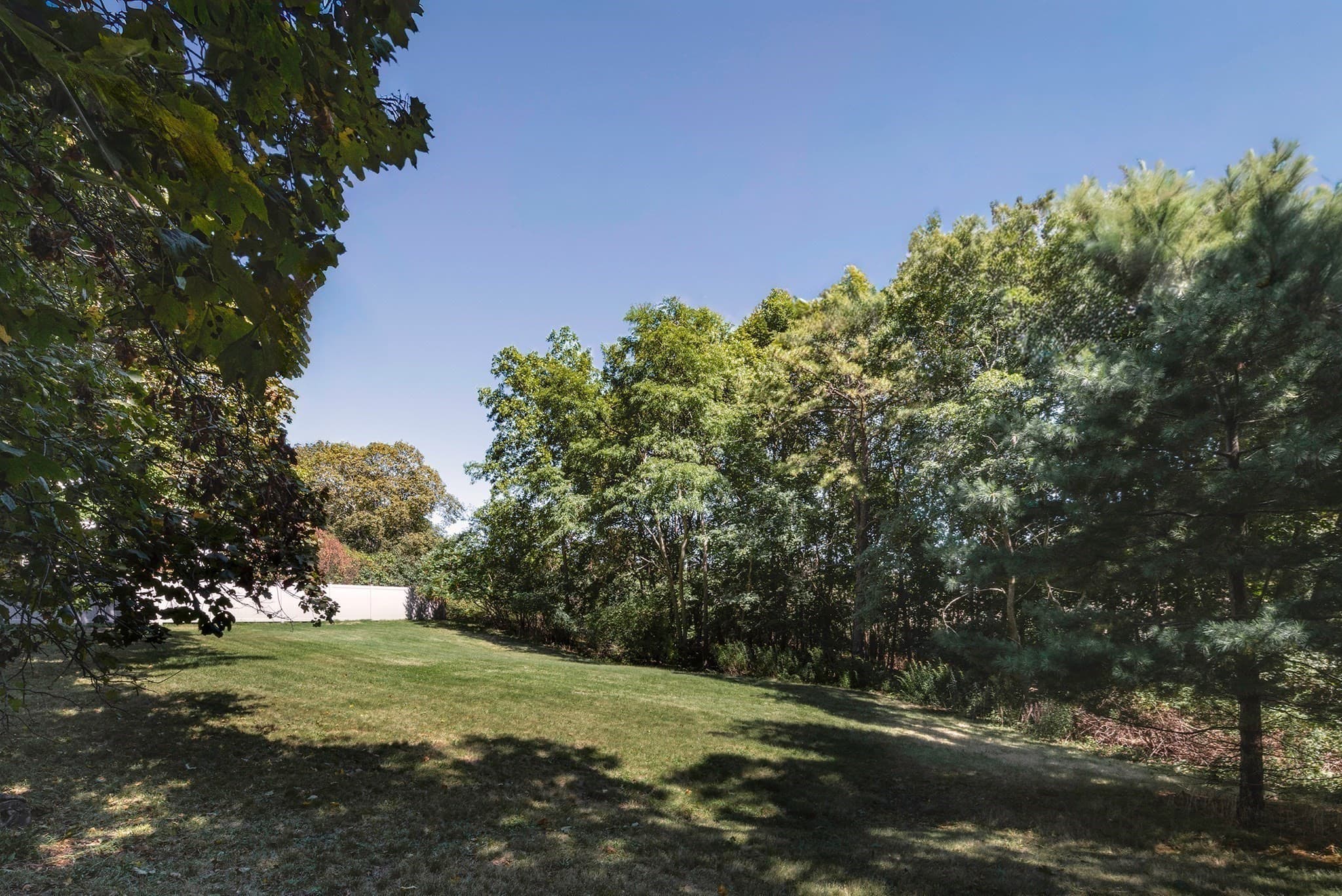 Residential at 23 Jeffreys Neck Rd, Ipswich MA 01938, photo 8 of 12