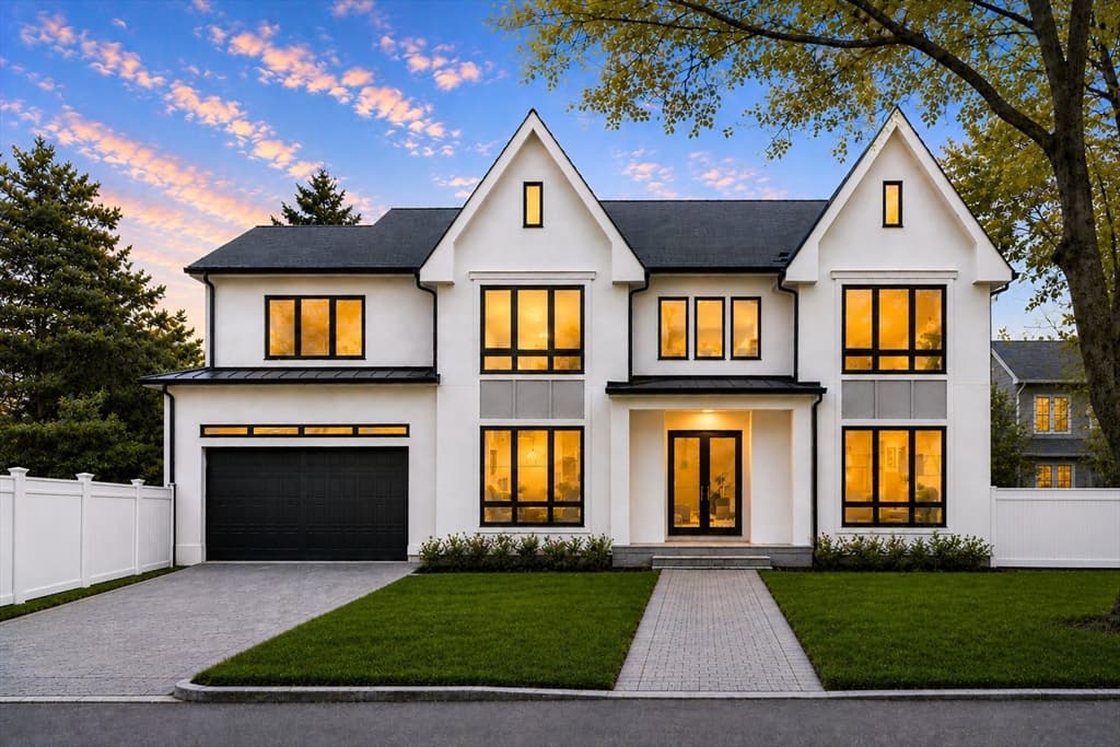 544 Saw Mill Brook Parkway, Newton MA 02459