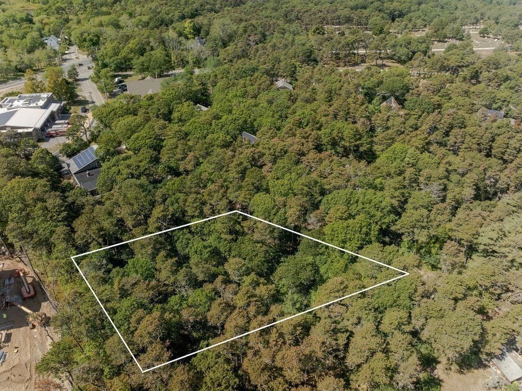 Residential at 40 Old Long Pond Rd, Wellfleet MA 02667, photo 4 of 14