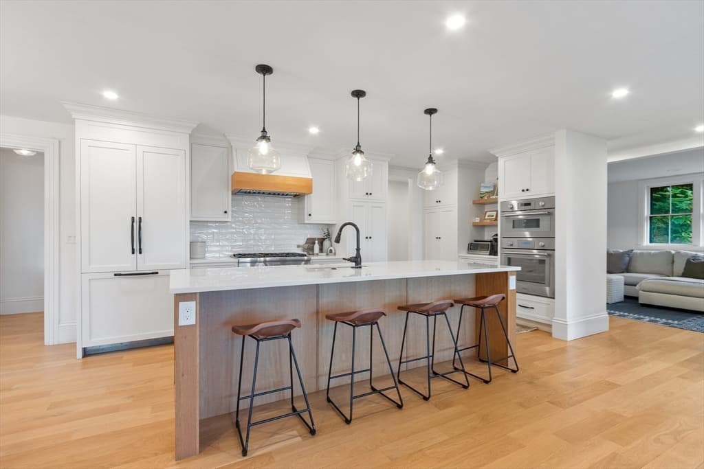 23 Centre Ave, Belmont MA 02478