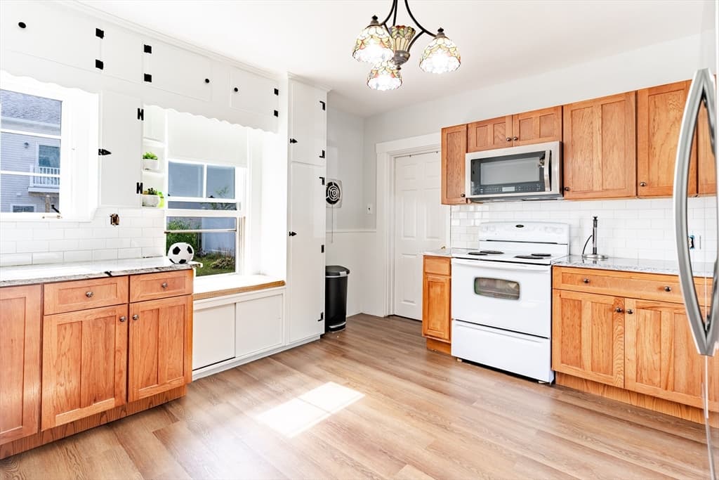 Single Family Residence at 24 Clinton St, Marlborough MA 01752, Marlborough, photo 16 of 32
