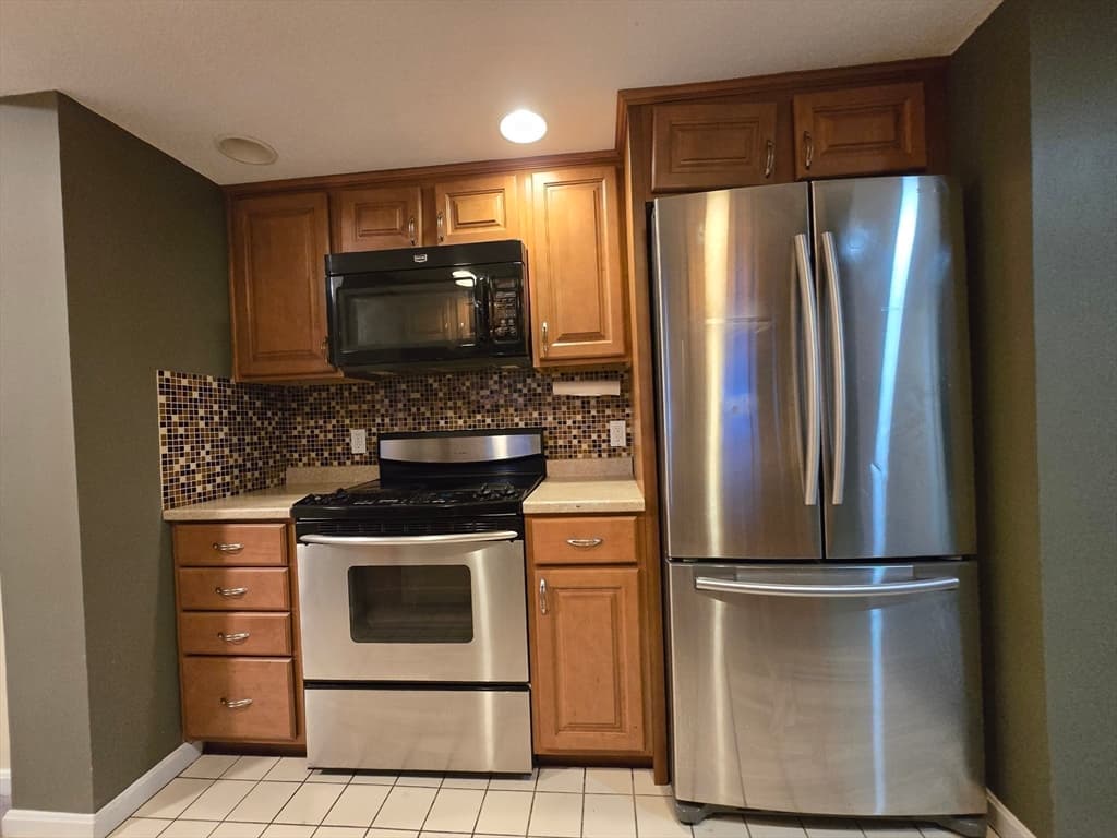 165 Cottage St # 611, Chelsea MA 02150