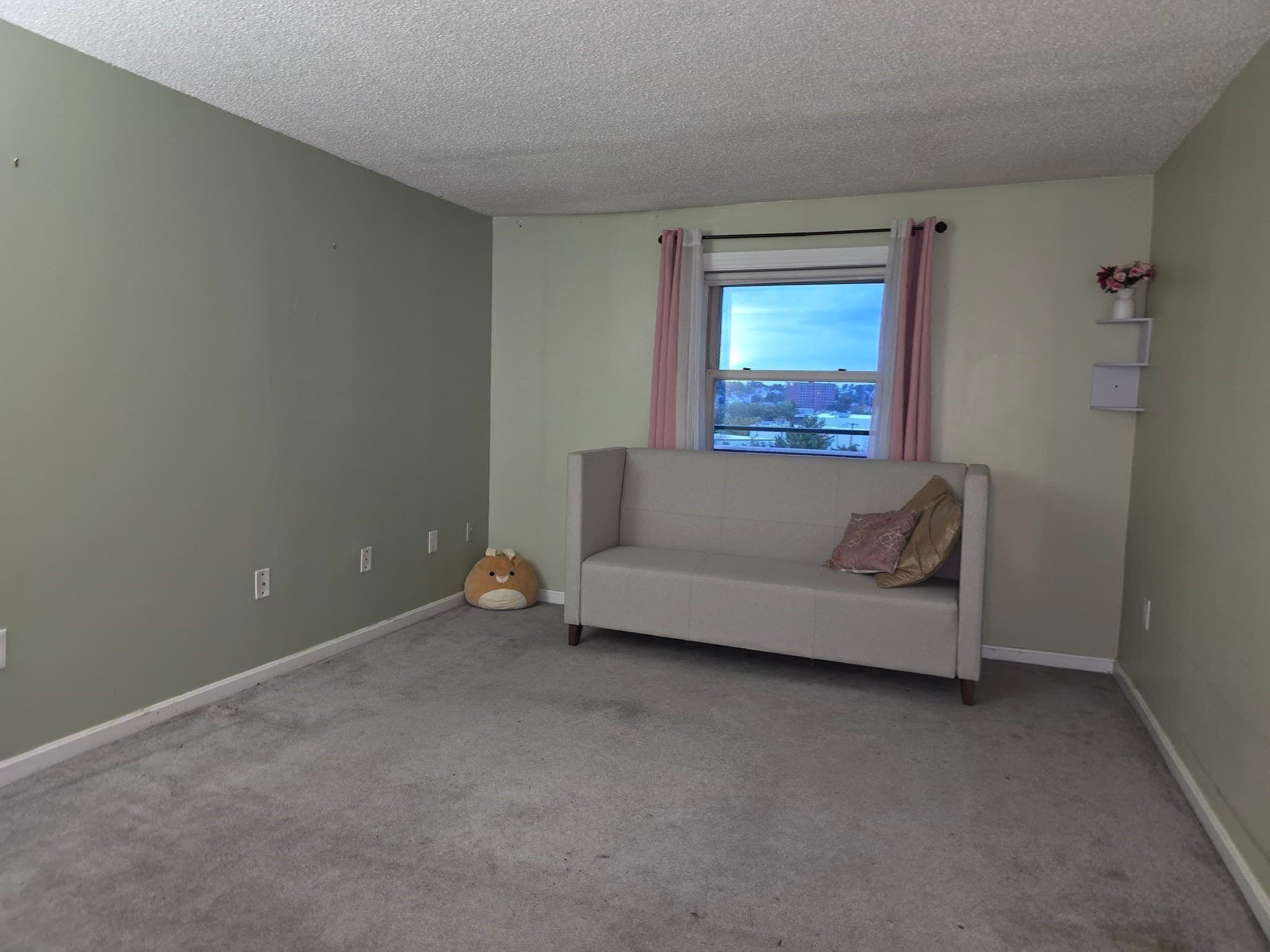 Condominium at 165 Cottage St # 611, Chelsea MA 02150, Chelsea, photo 5 of 16