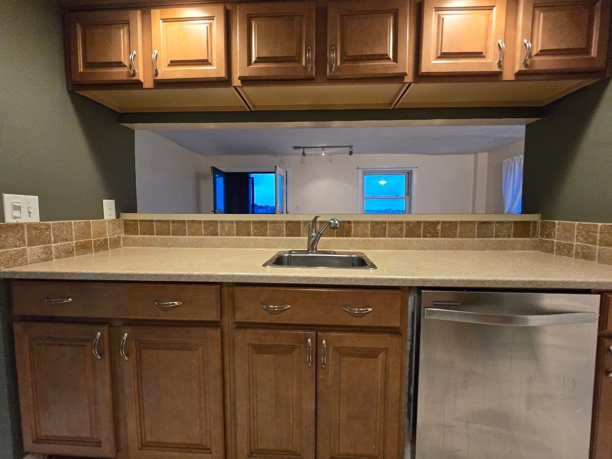 Condominium at 165 Cottage St # 611, Chelsea MA 02150, Chelsea, photo 10 of 16