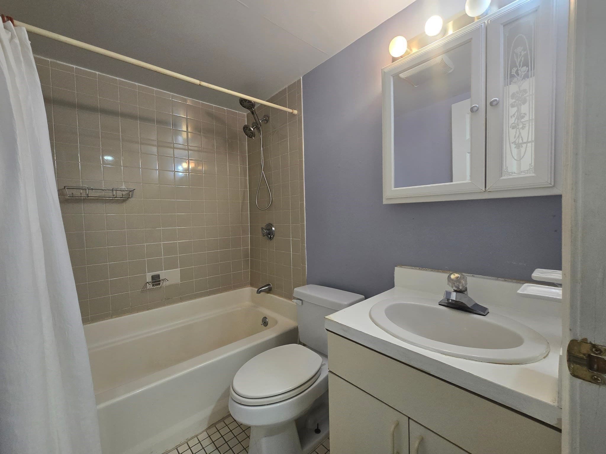 Condominium at 165 Cottage St # 611, Chelsea MA 02150, Chelsea, photo 4 of 16