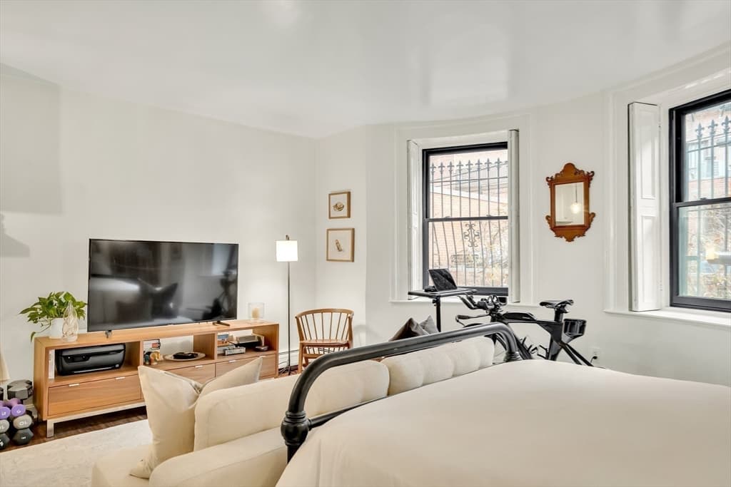 Condominium at 40 Commonwealth Ave # A, Boston MA 02116, photo 6 of 16