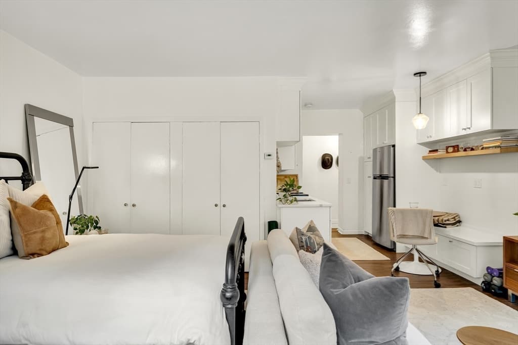 Condominium at 40 Commonwealth Ave # A, Boston MA 02116, photo 7 of 16