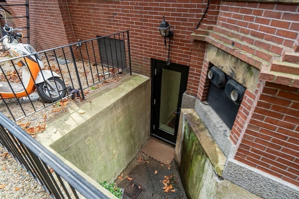 Condominium at 40 Commonwealth Ave # A, Boston MA 02116, photo 14 of 16