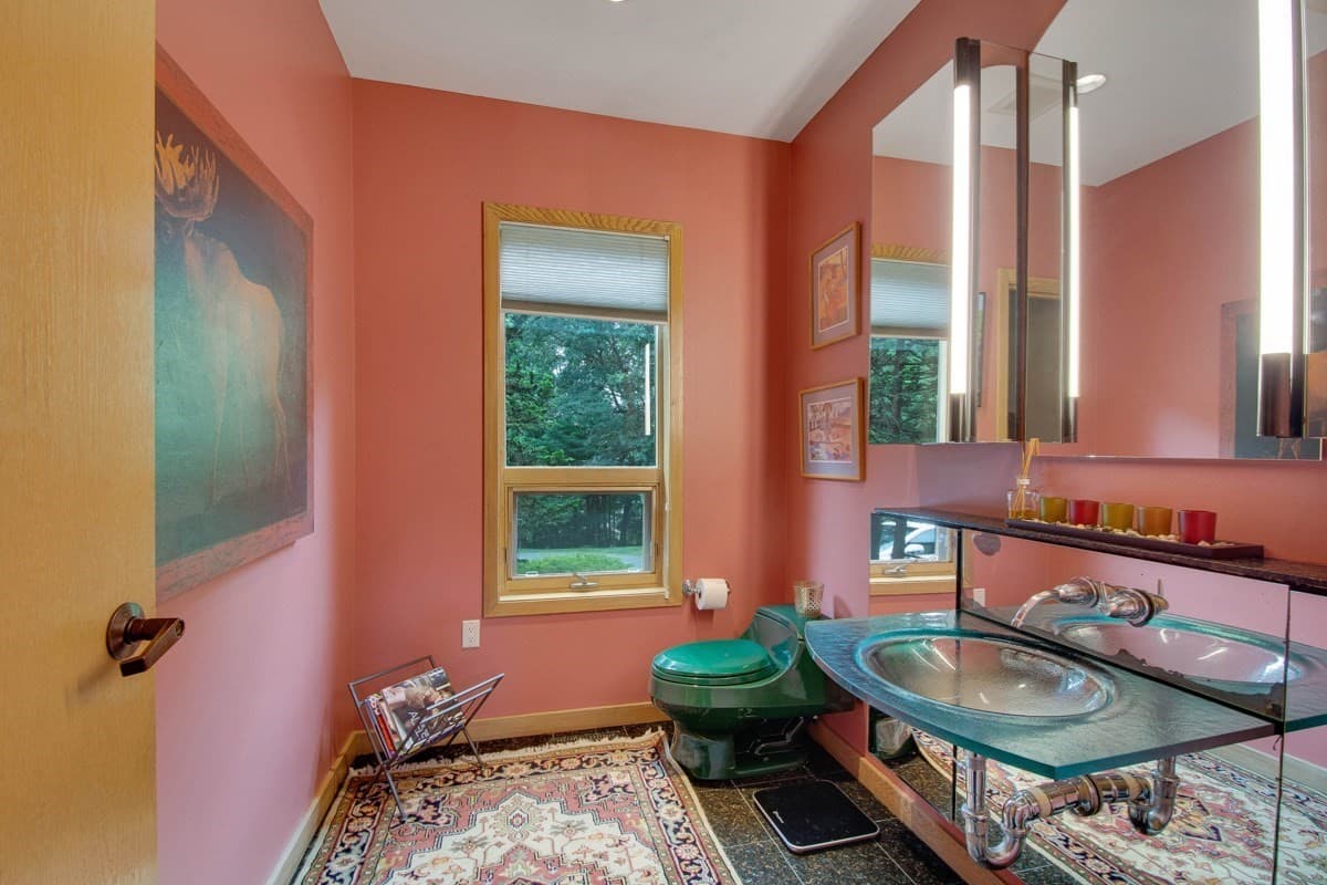 Single Family Residence at 6 Mountain View Dr, Framingham MA 01701, photo 11 of 37
