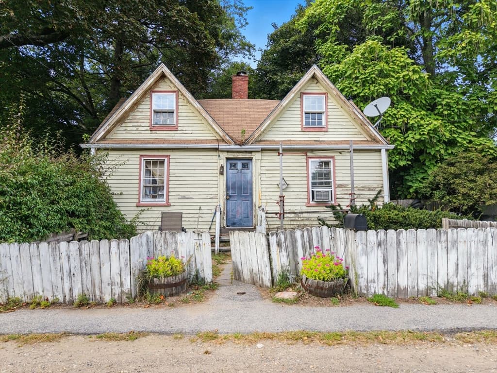 29 Conant Street, Beverly MA 01915