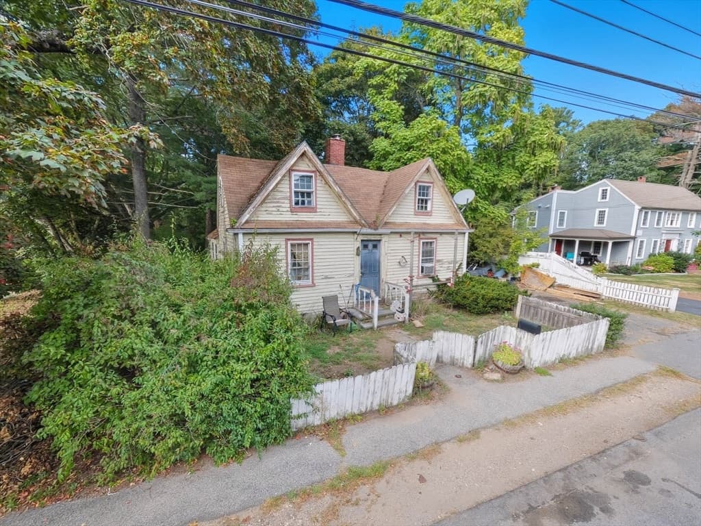 Single Family Residence at 29 Conant Street, Beverly MA 01915, Beverly, photo 5 of 20