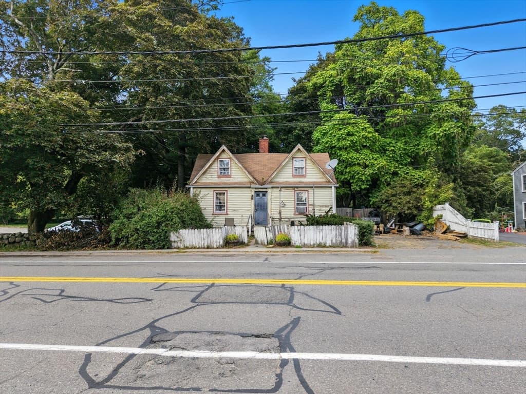 Single Family Residence at 29 Conant Street, Beverly MA 01915, Beverly, photo 4 of 20