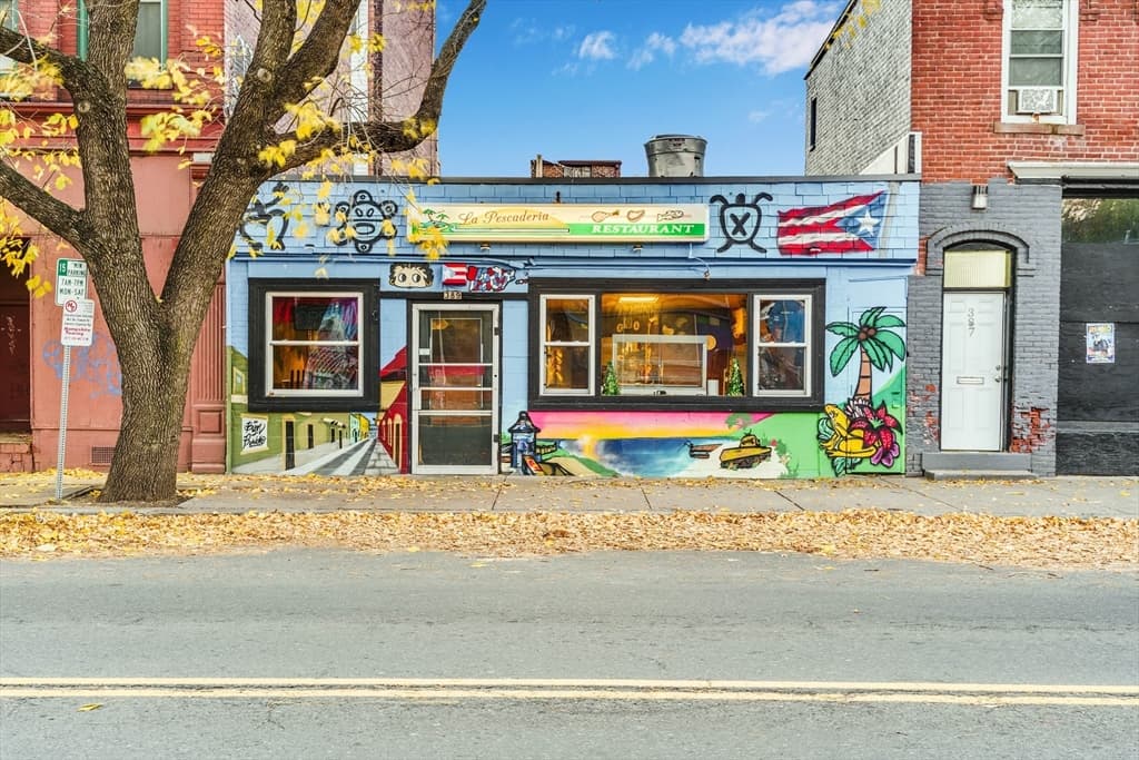 389 Main St, Holyoke MA 01040 photo 3
