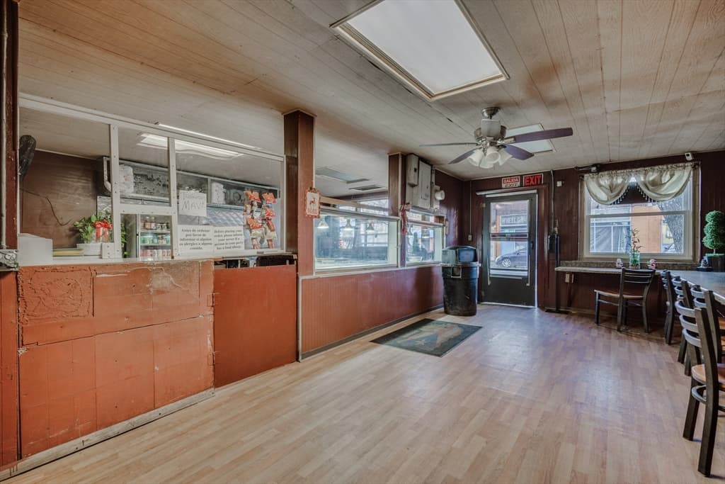 389 Main St, Holyoke MA 01040 photo 5
