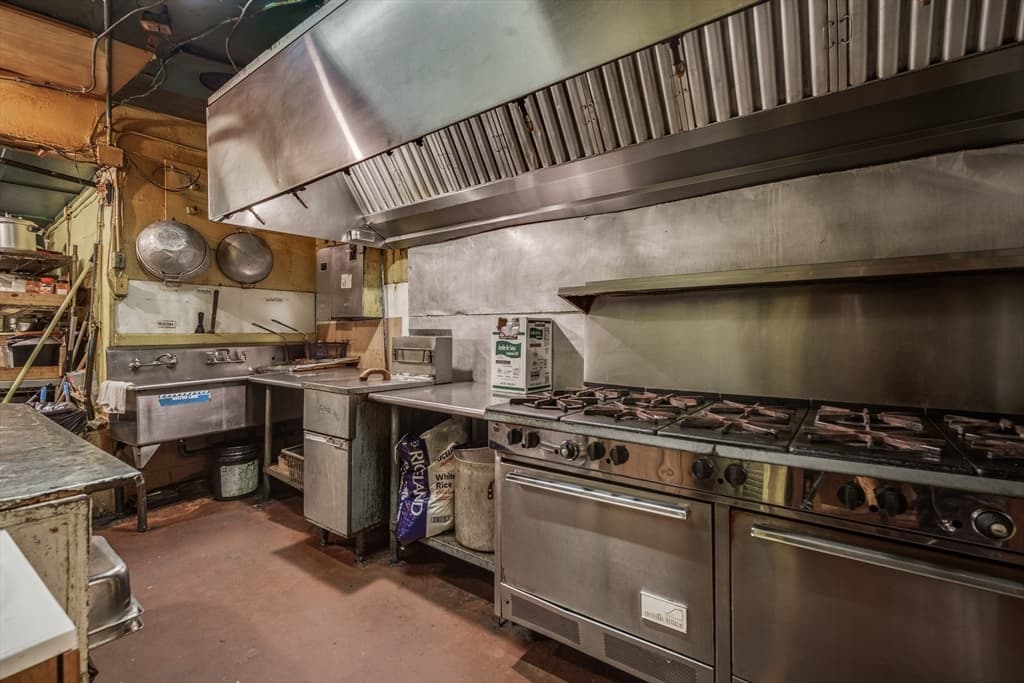 389 Main St, Holyoke MA 01040 photo 10