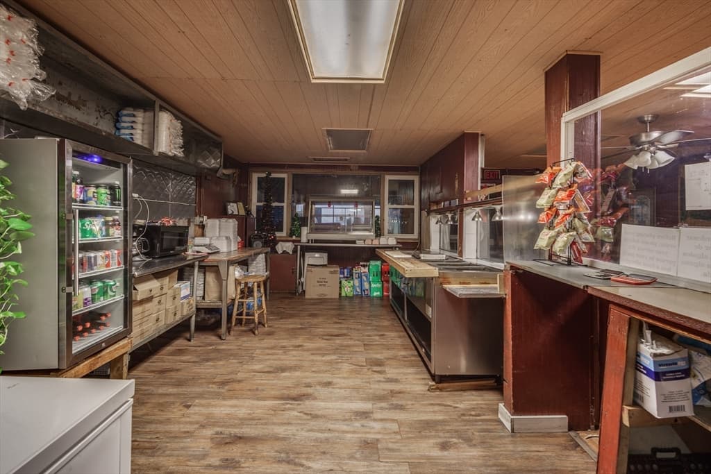 389 Main St, Holyoke MA 01040 photo 11