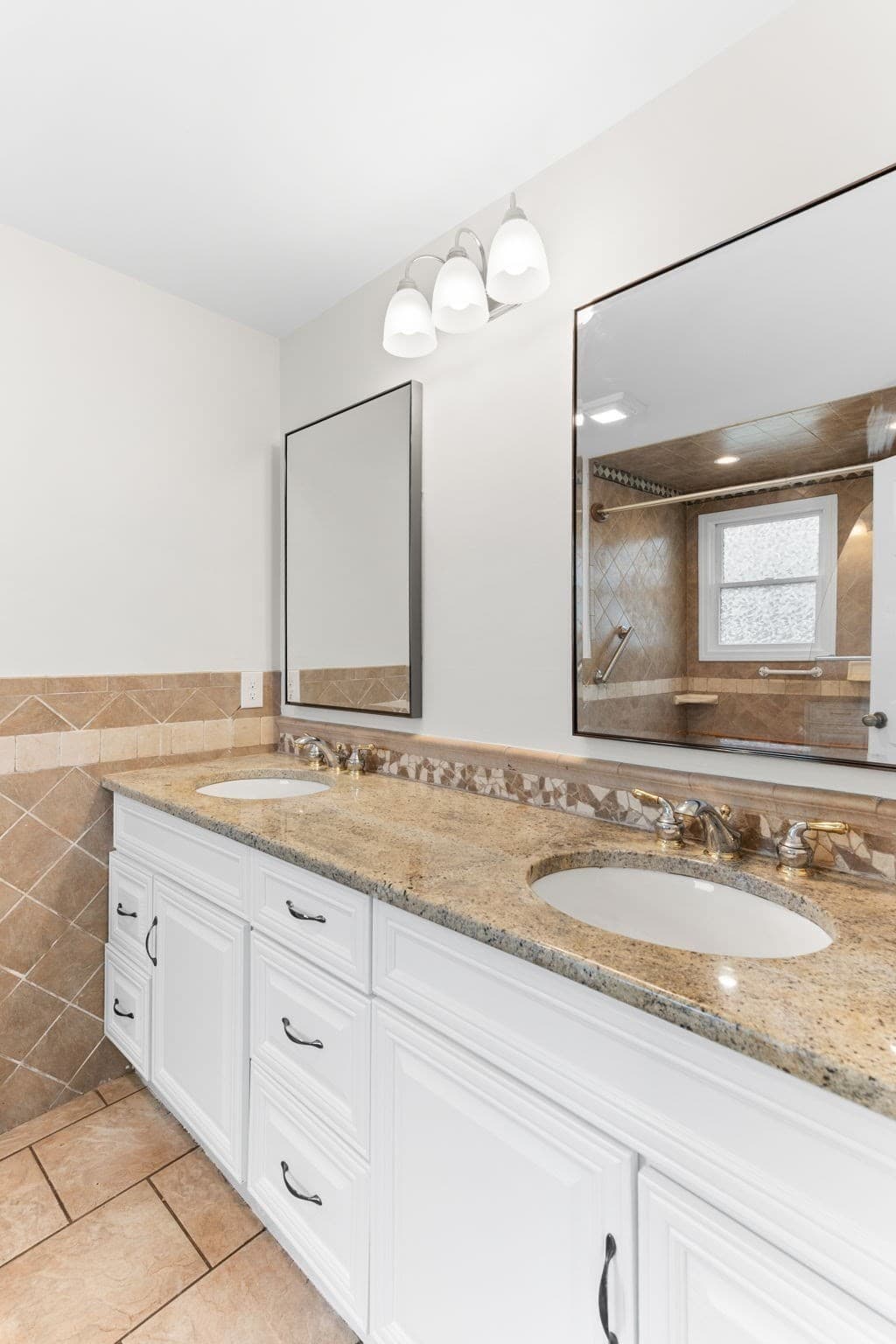 Single Family Residence at 280 Washington St, Easton MA 02356, photo 12 of 40