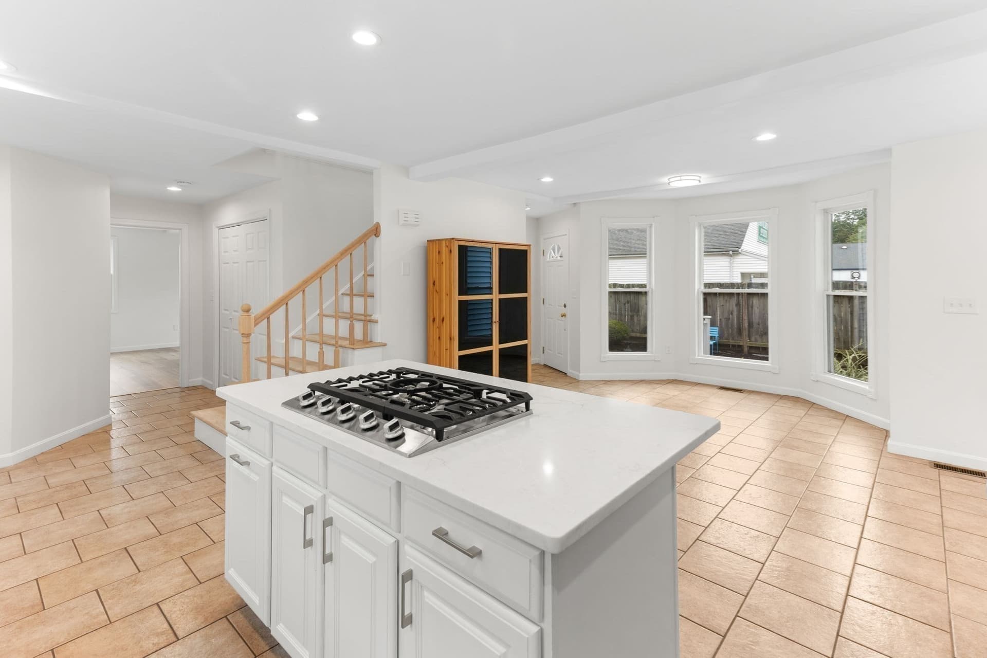 Single Family Residence at 280 Washington St, Easton MA 02356, photo 7 of 40