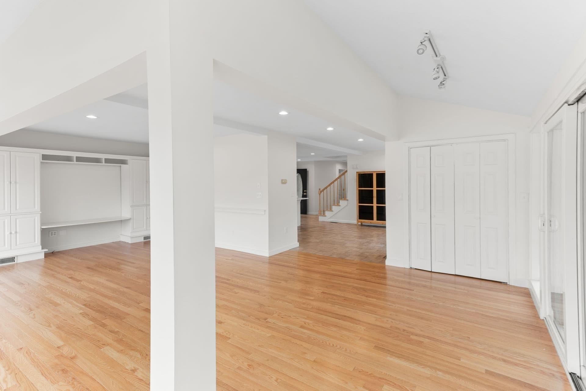Single Family Residence at 280 Washington St, Easton MA 02356, photo 9 of 40