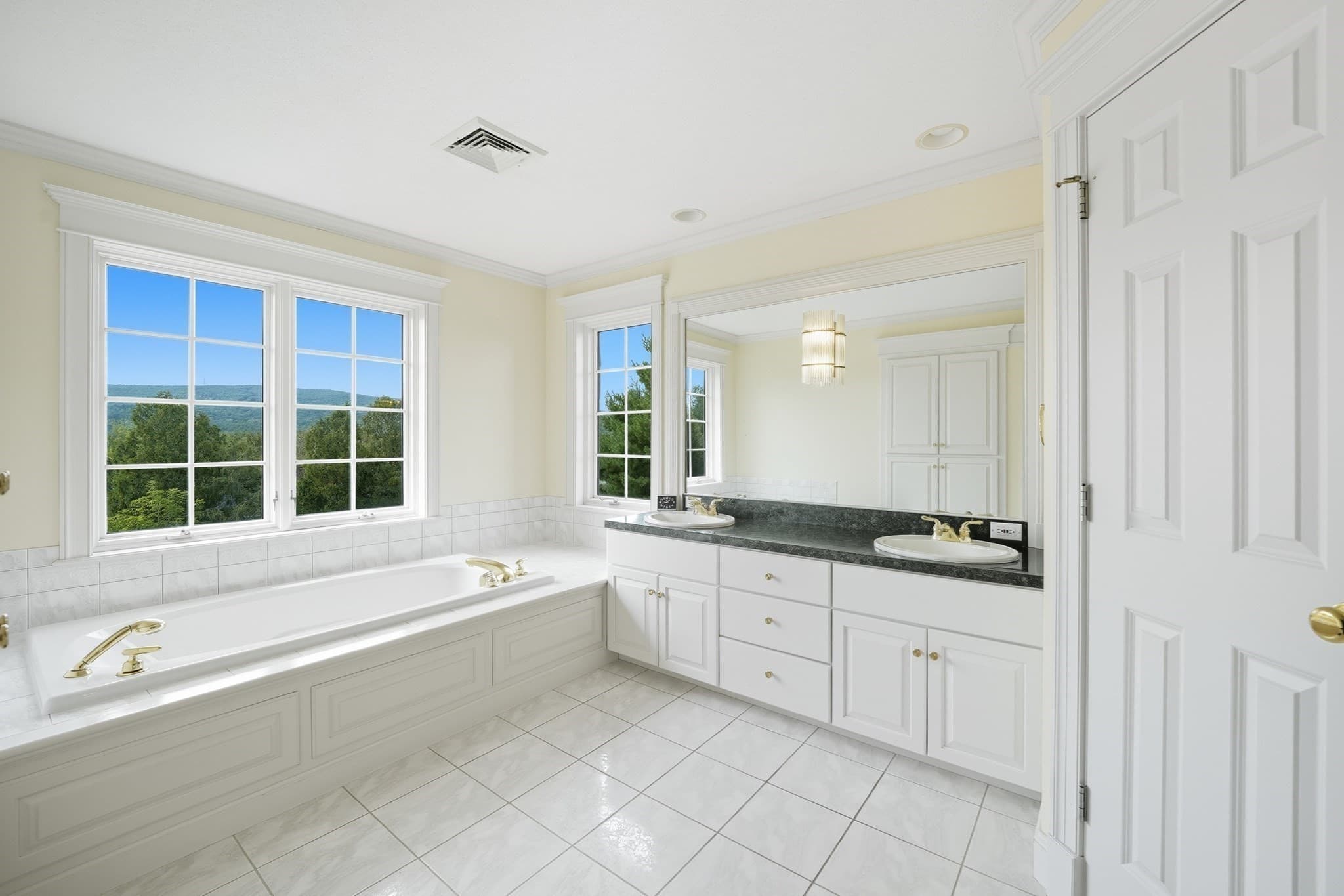 Single Family Residence at 4 Sunrise Cir, South Hadley MA 01075, photo 23 of 42