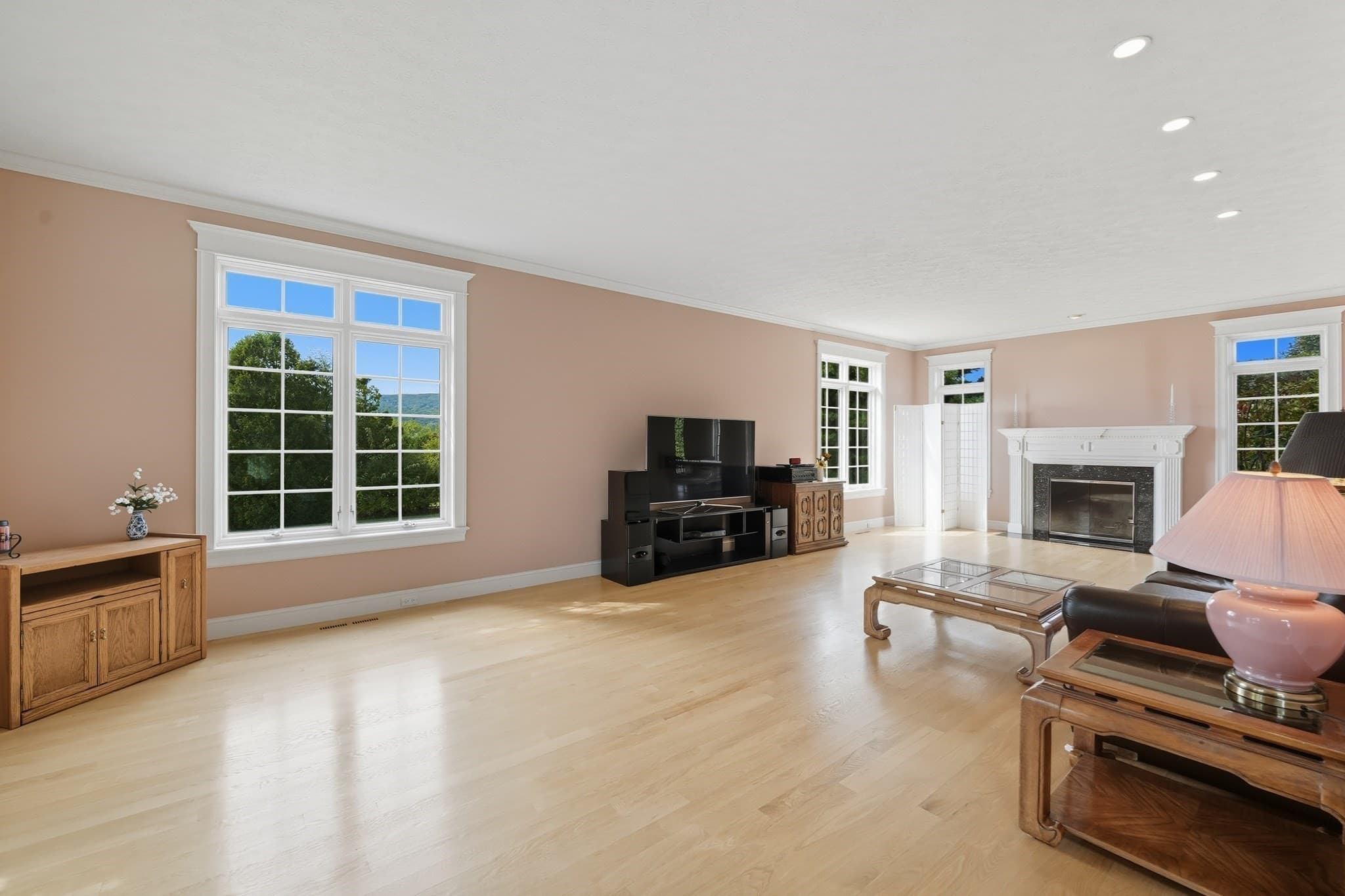 Single Family Residence at 4 Sunrise Cir, South Hadley MA 01075, photo 13 of 42