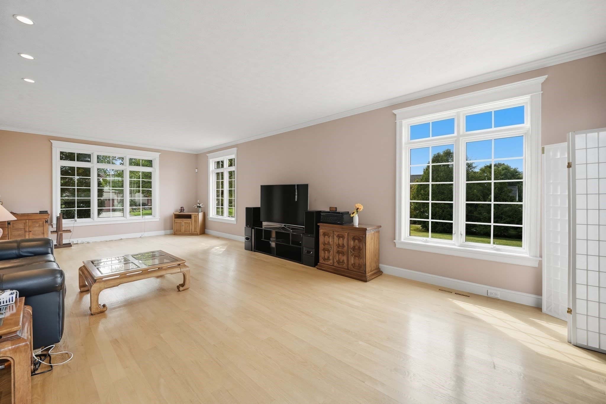 Single Family Residence at 4 Sunrise Cir, South Hadley MA 01075, photo 14 of 42