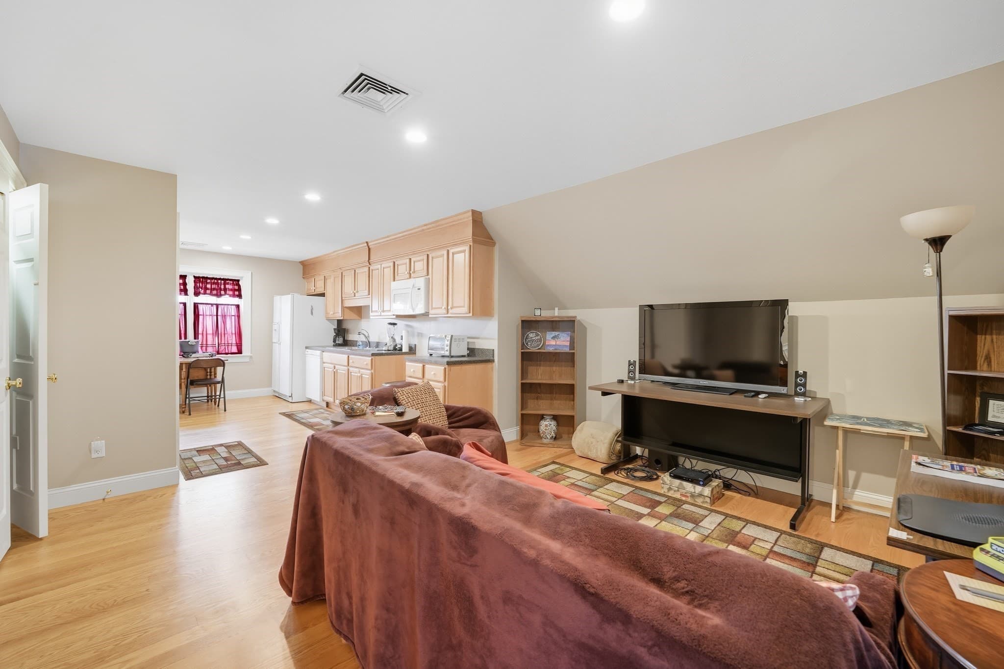 Single Family Residence at 4 Sunrise Cir, South Hadley MA 01075, photo 31 of 42