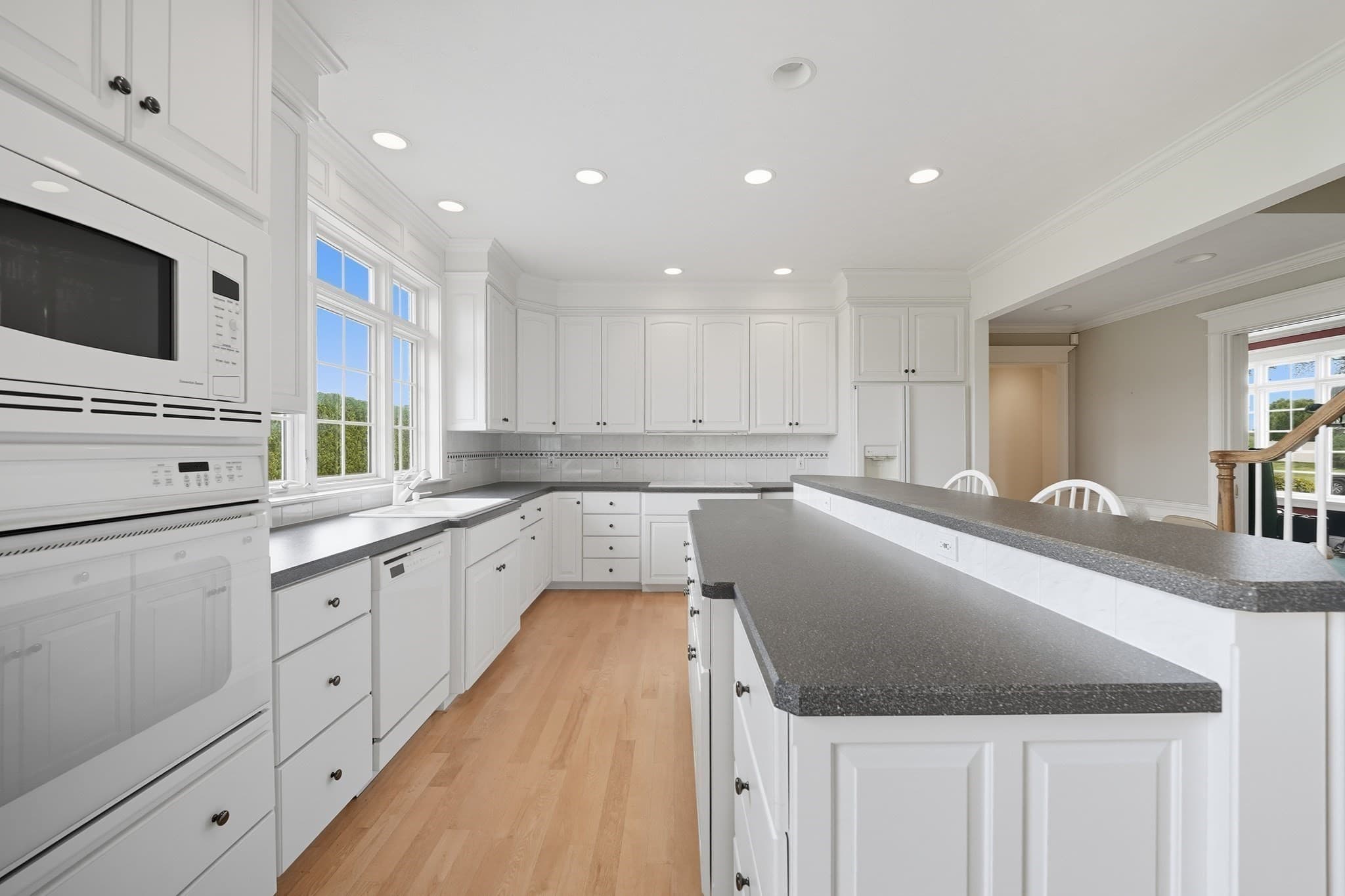Single Family Residence at 4 Sunrise Cir, South Hadley MA 01075, photo 8 of 42