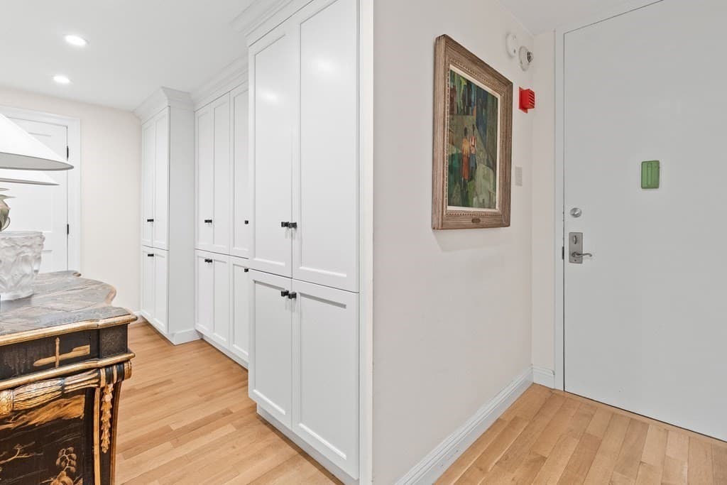 Condominium at 85 East India Row # 9G, Boston MA 02110, photo 12 of 20
