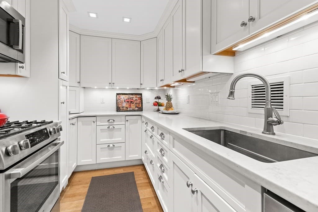 85 East India Row # 9G, Boston MA 02110