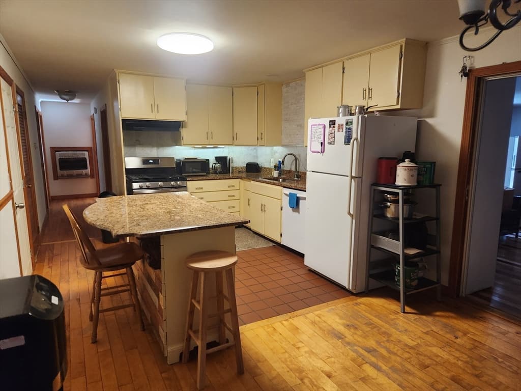 Single Family Residence at 75 Dale Ave, Leominster MA 01453, photo 16 of 18