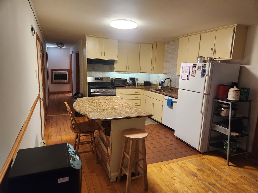 Single Family Residence at 75 Dale Ave, Leominster MA 01453, photo 14 of 18