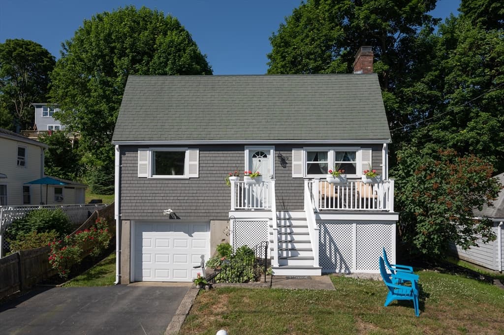 Single Family Residence at 29 Wituwamat Rd, Weymouth MA 02191, photo 2 of 42