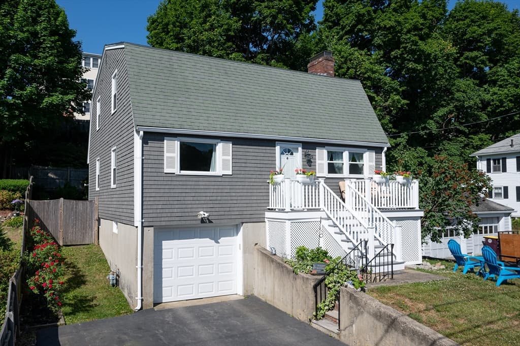 Single Family Residence at 29 Wituwamat Rd, Weymouth MA 02191, photo 3 of 42