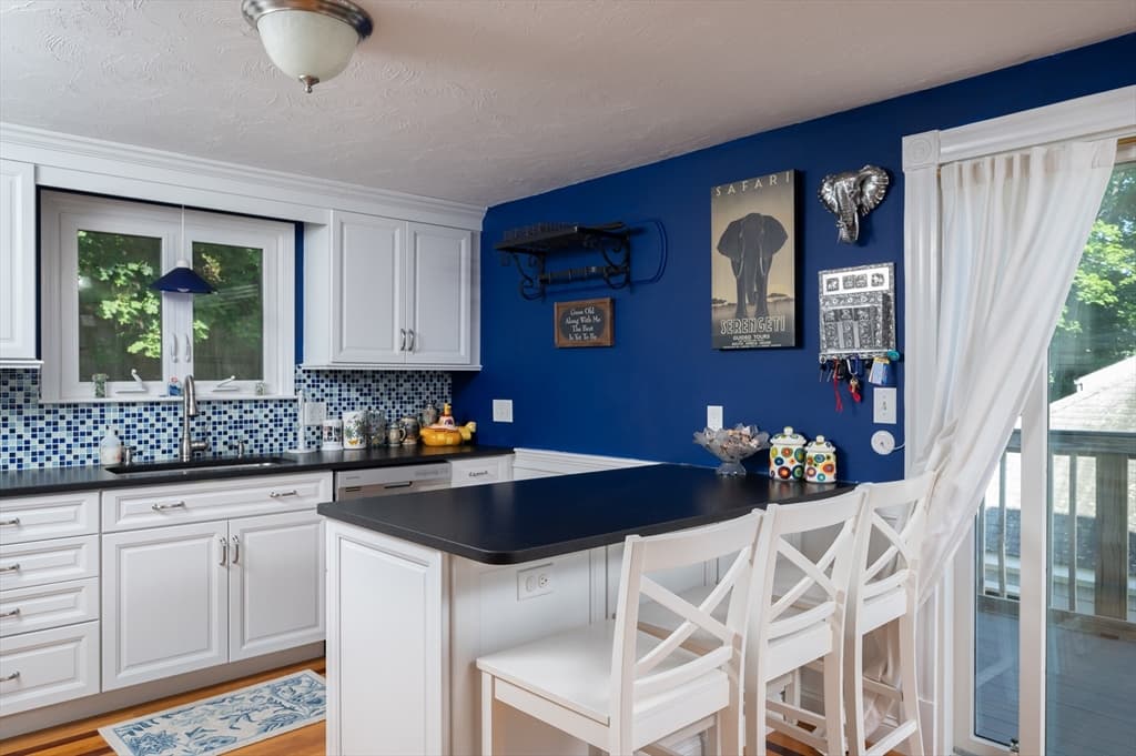 Single Family Residence at 29 Wituwamat Rd, Weymouth MA 02191, photo 11 of 42