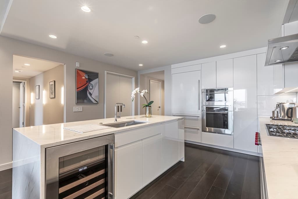150 Seaport Blvd # 6D, Boston MA 02210