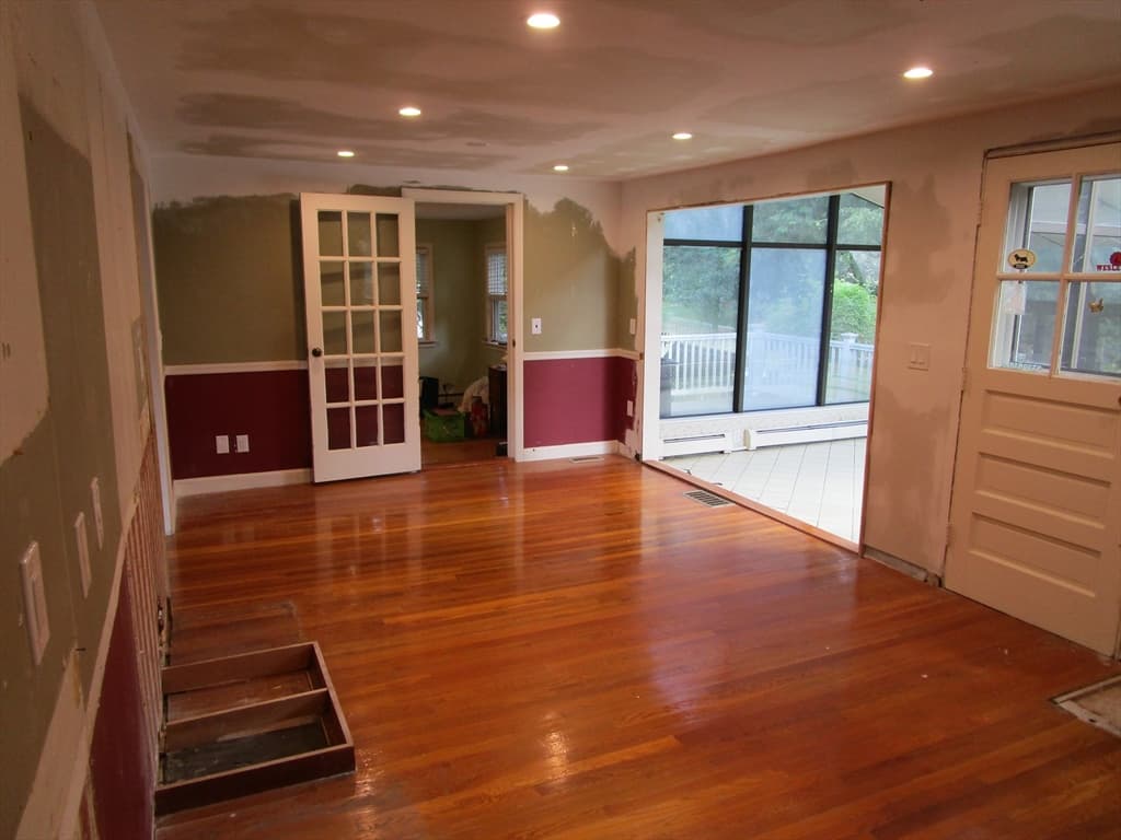 Single Family Residence at 16 Munroe Ave, Reading MA 01867, photo 6 of 42