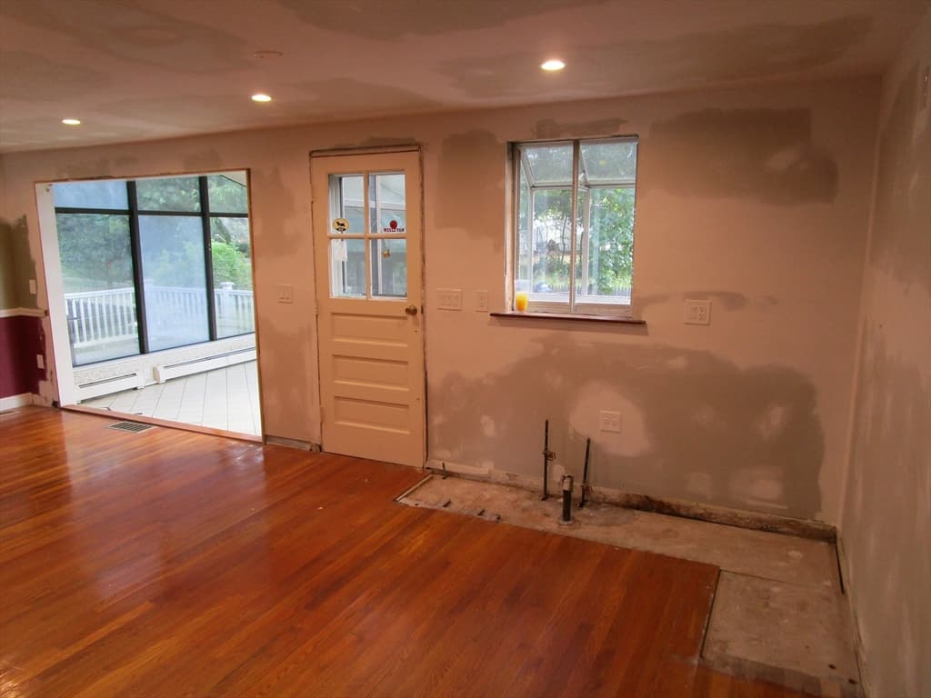 Single Family Residence at 16 Munroe Ave, Reading MA 01867, photo 7 of 42