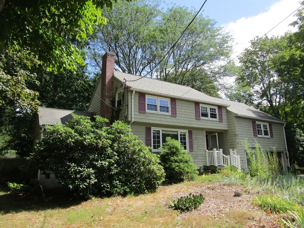 16 Munroe Ave, Reading MA 01867