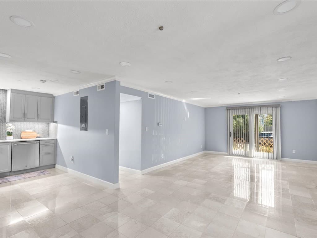 Condominium at 232 Canton St # 104, Randolph MA 02368, Randolph, photo 2 of 20