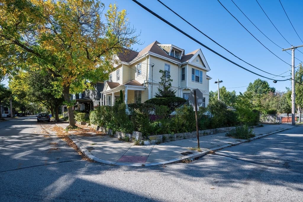 Single Family Residence at 61 Whitmarsh Street, Providence RI 02907, photo 2 of 42